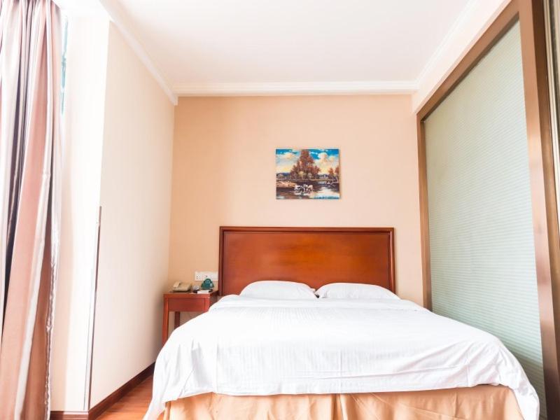 Greentree Inn Jiangsu Suzhou Kunshan High Speed Rail Station Hengshan Road Express Hotel Exterior foto